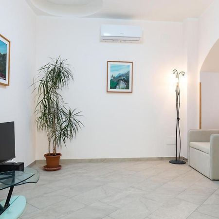Casa Vacanza Rosy Di Guida Rosy Giungano Bagian luar foto