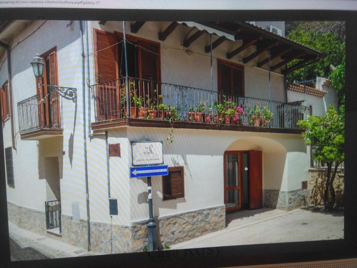Casa Vacanza Rosy Di Guida Rosy Giungano Bagian luar foto
